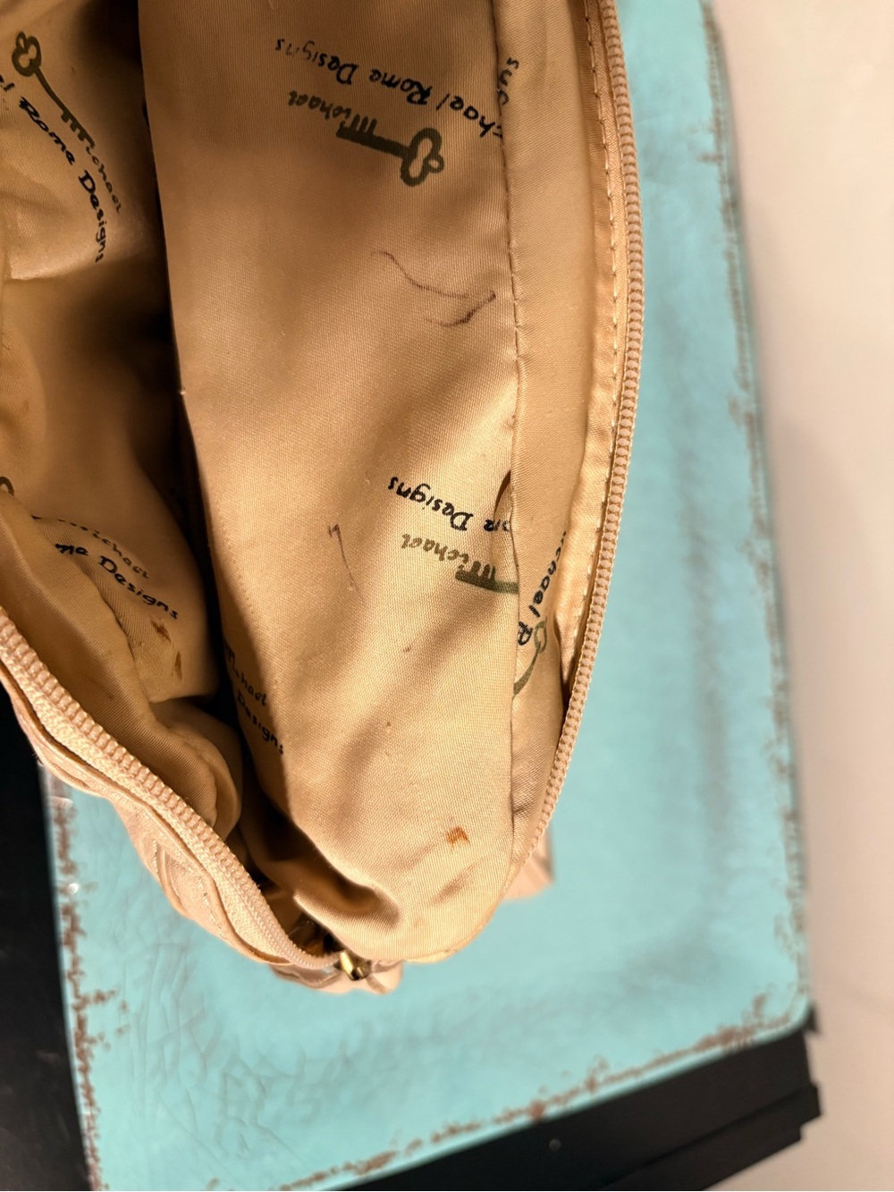 Michael Rome Cream Ruched Leather Shoulder Bag - Picture 8 of 10
